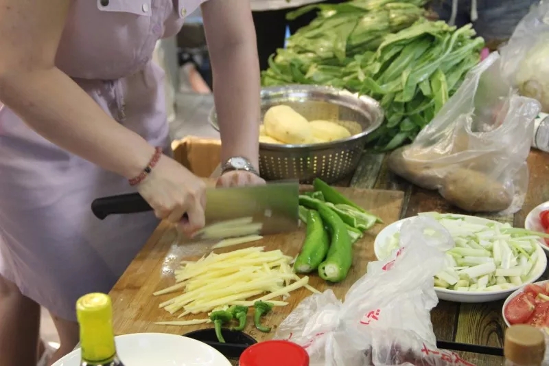 洗菜做飯
